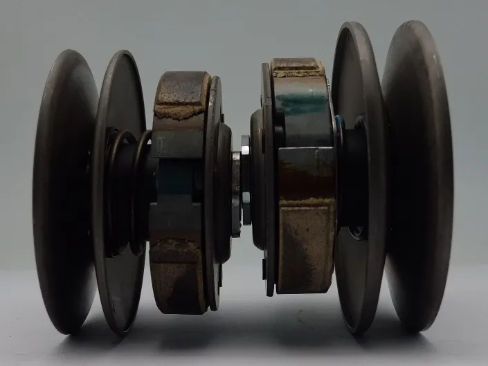Dua susunan pulley ditampilkan berdampingan.